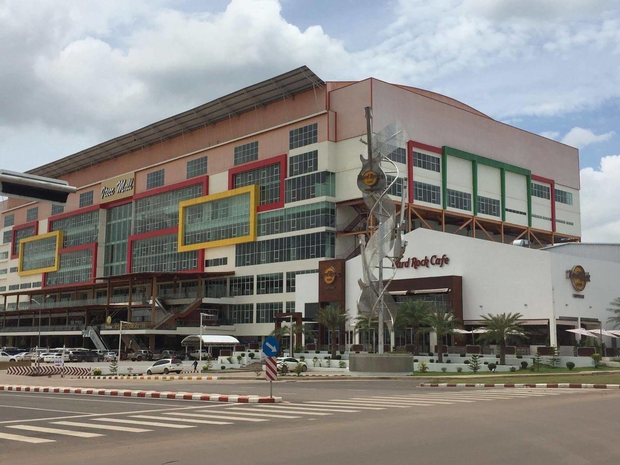 Domon Hotel Vientiane Esterno foto