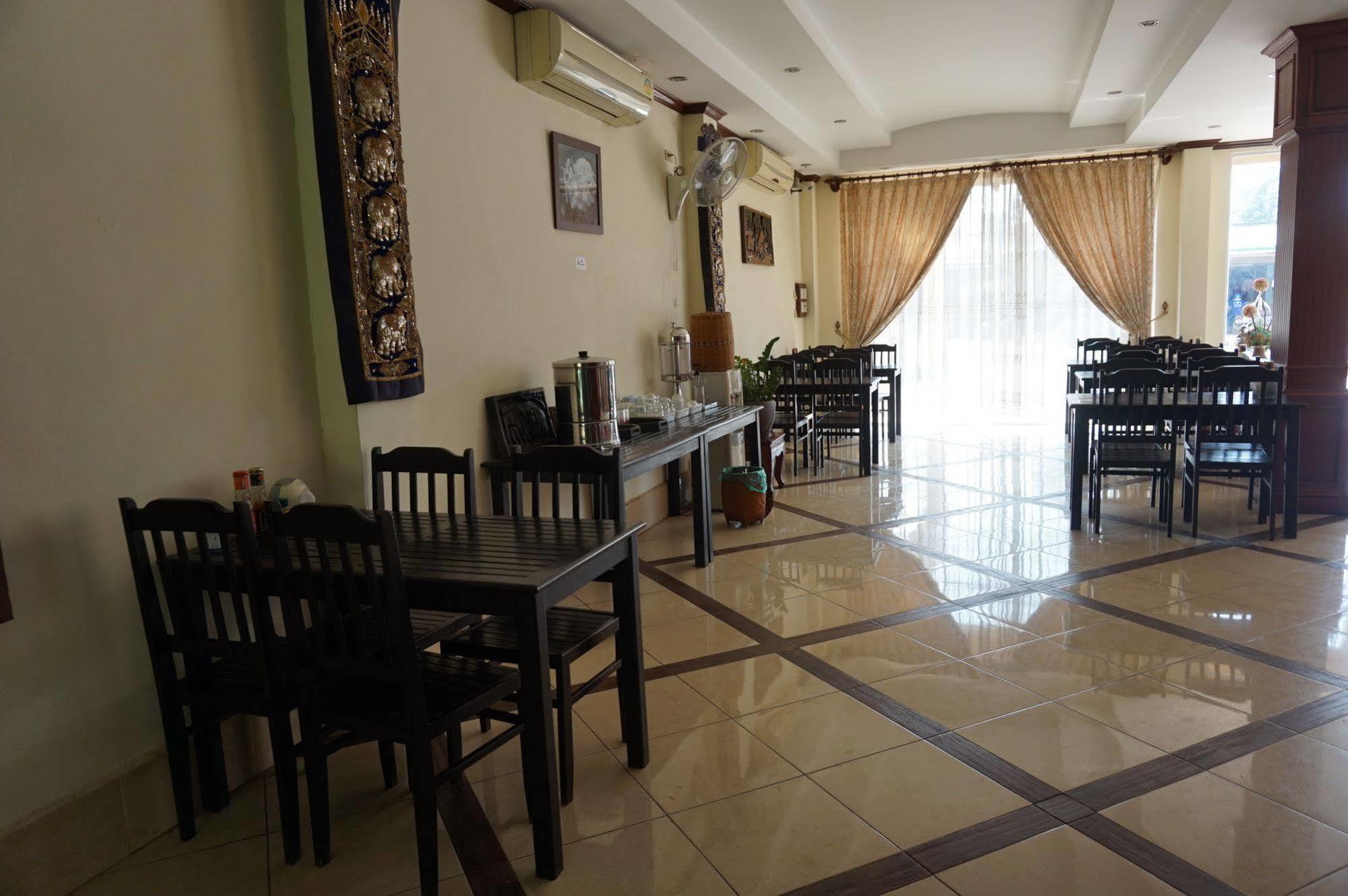 Domon Hotel Vientiane Esterno foto