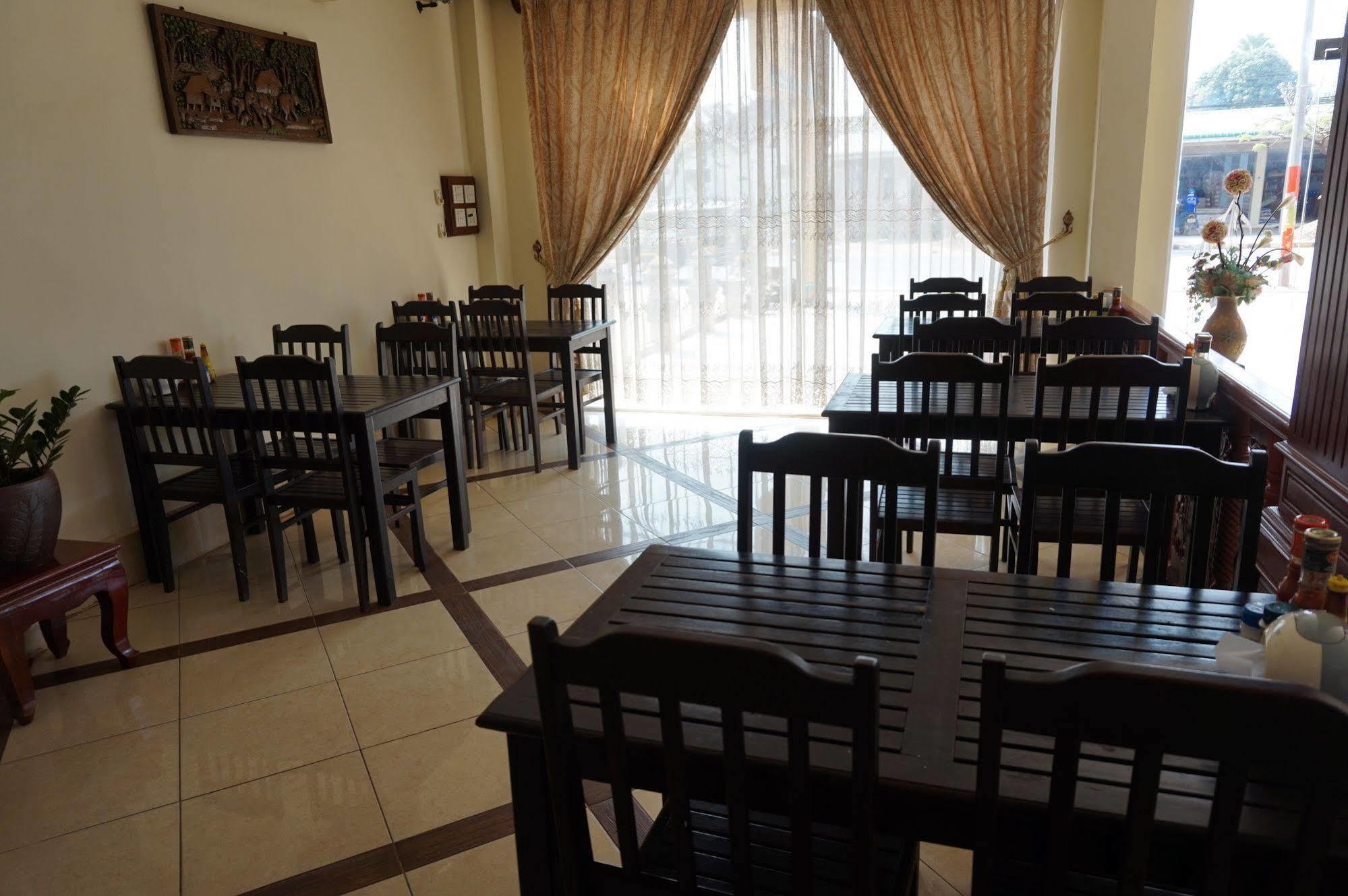 Domon Hotel Vientiane Esterno foto